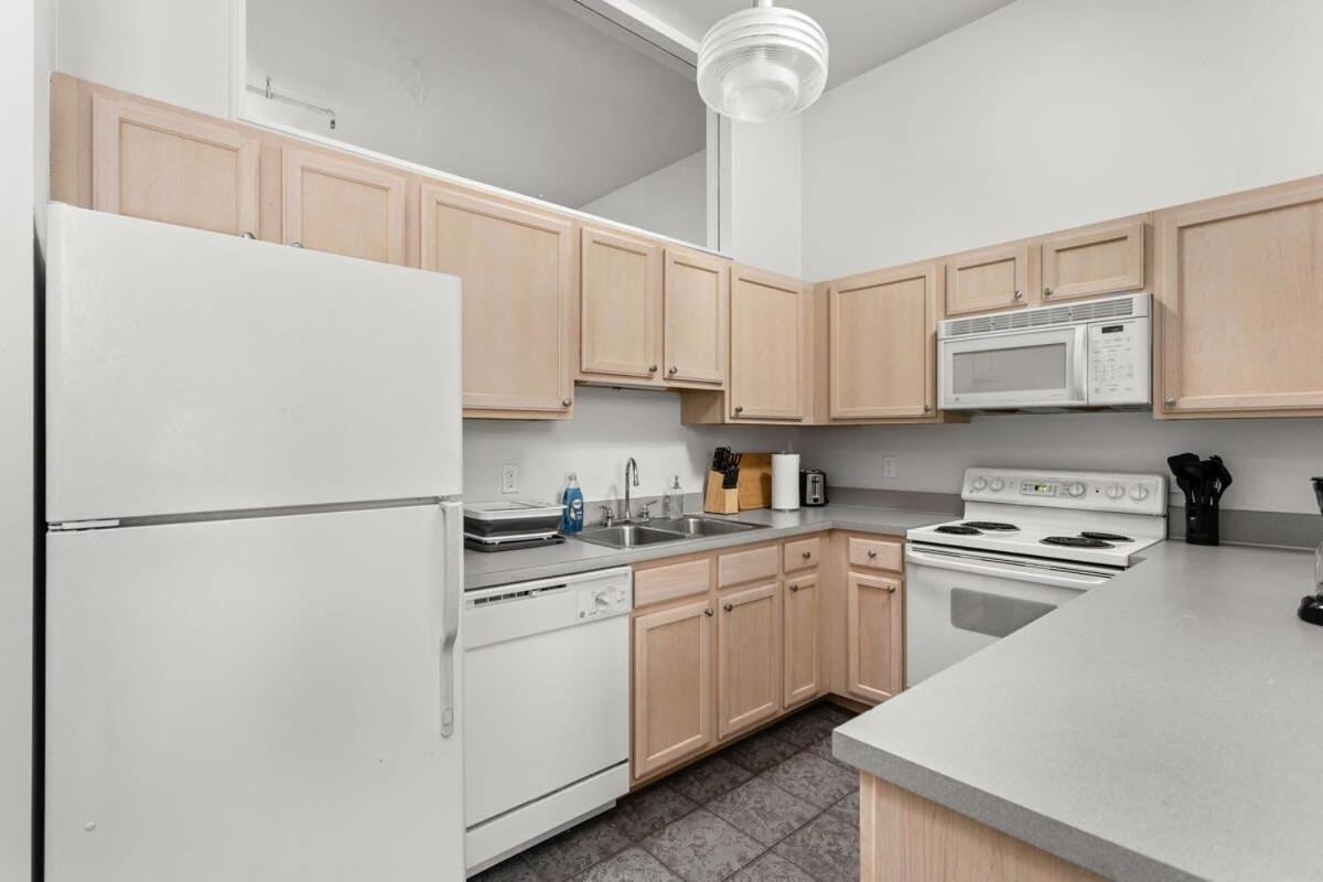 Modern Downtown Apartment 2Br 2Ba By Cozysuites Indianapolis Luaran gambar